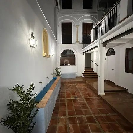 Rey Apartment *